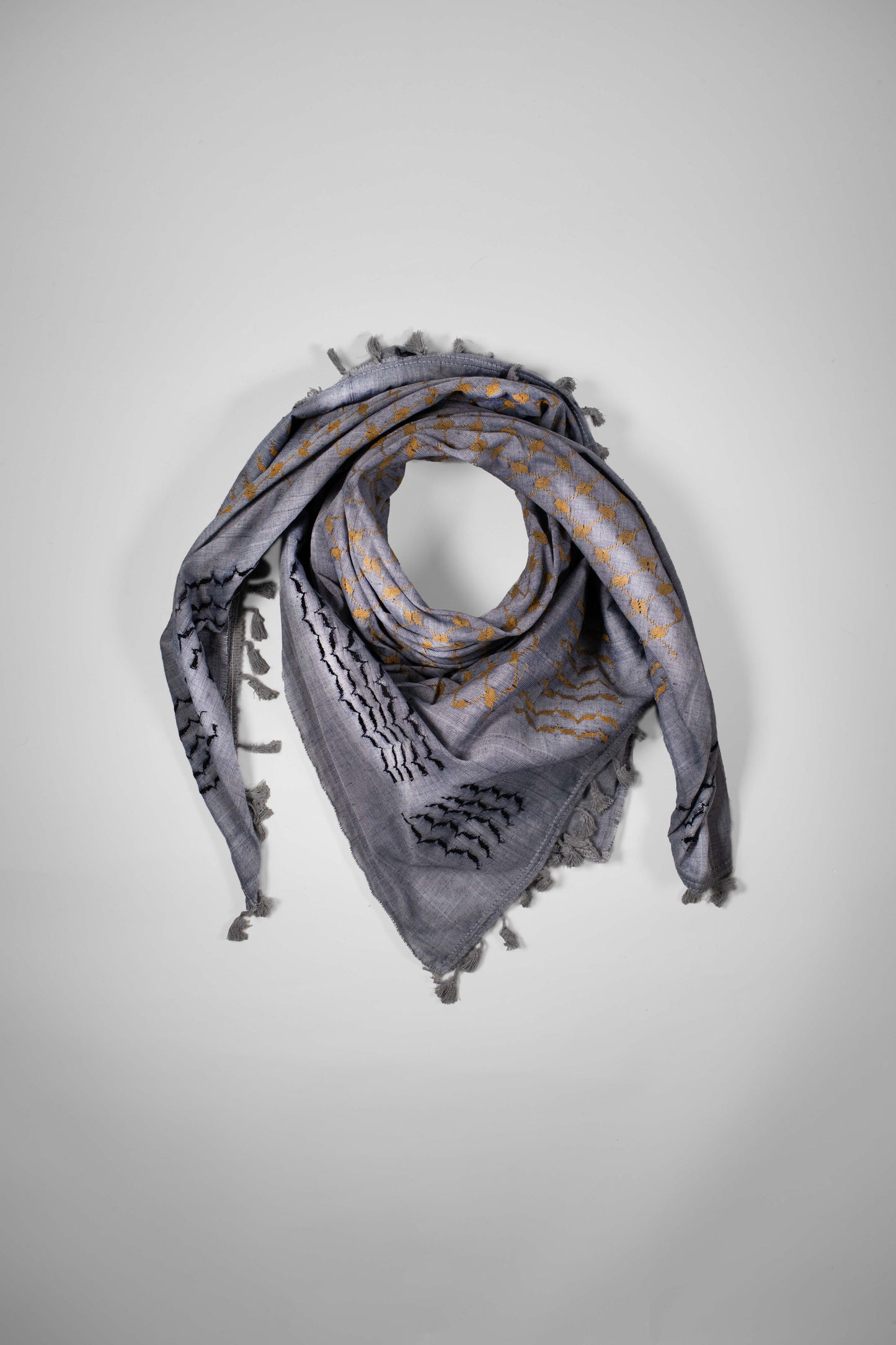 كوفية, كوفية فلسطينية, keffiyeh
كوفية فلسطينية
• كوفية الحرباوي
• Palestinian keffiyeh