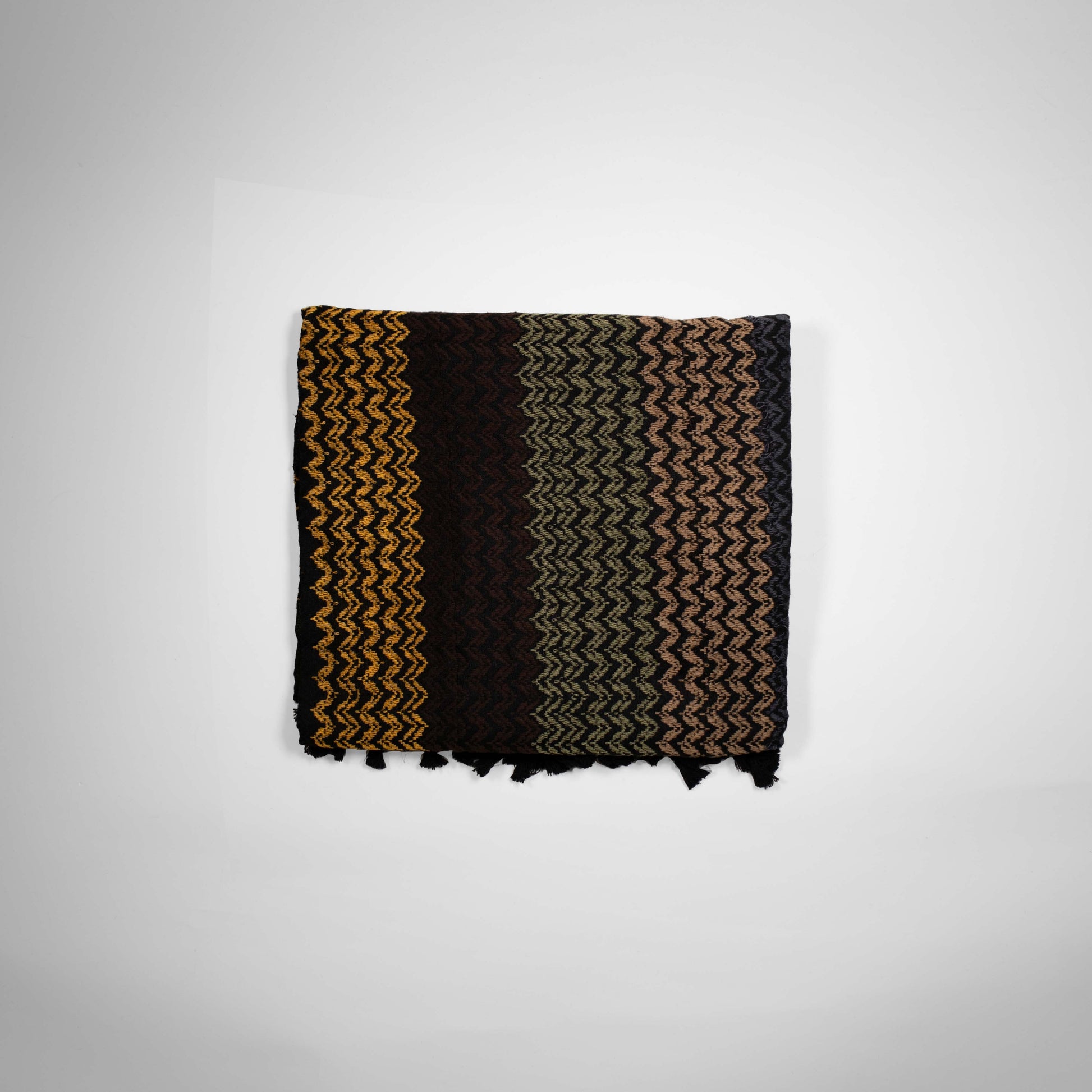 Palestinian kufiya, Hirbawi kufiya ,Keffiyeh Germany, Buy kufiya online ,Palestinian scarf, Buy authentic Hirbawi kufiya online Germany
