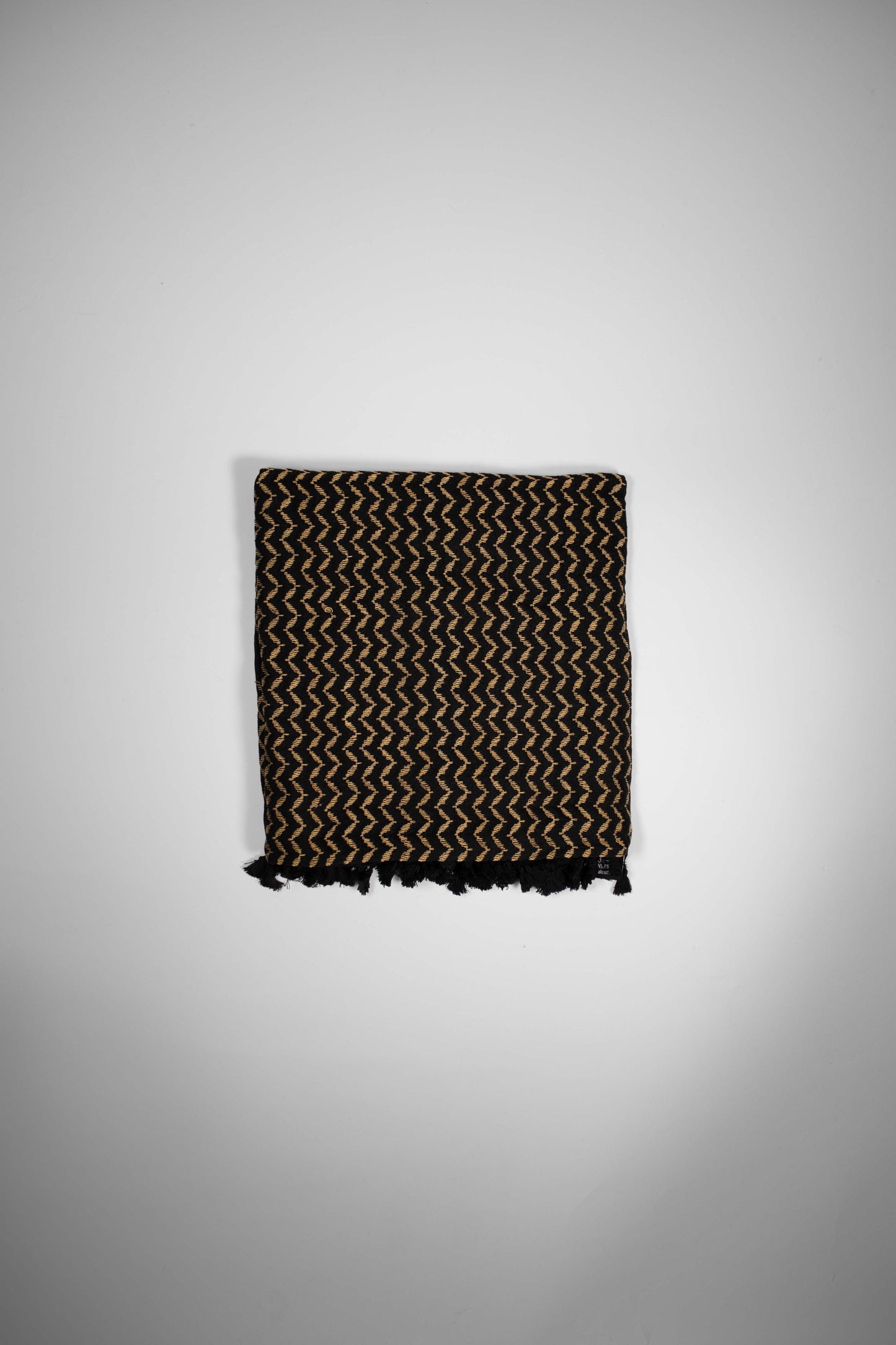 Original Palestinian keffiyeh handmade in Palestine, Where to buy Palestinian kufiya in Europe, Palestinian heritage scarf for men and women, Fair trade Palestinian scarf made in Hebron