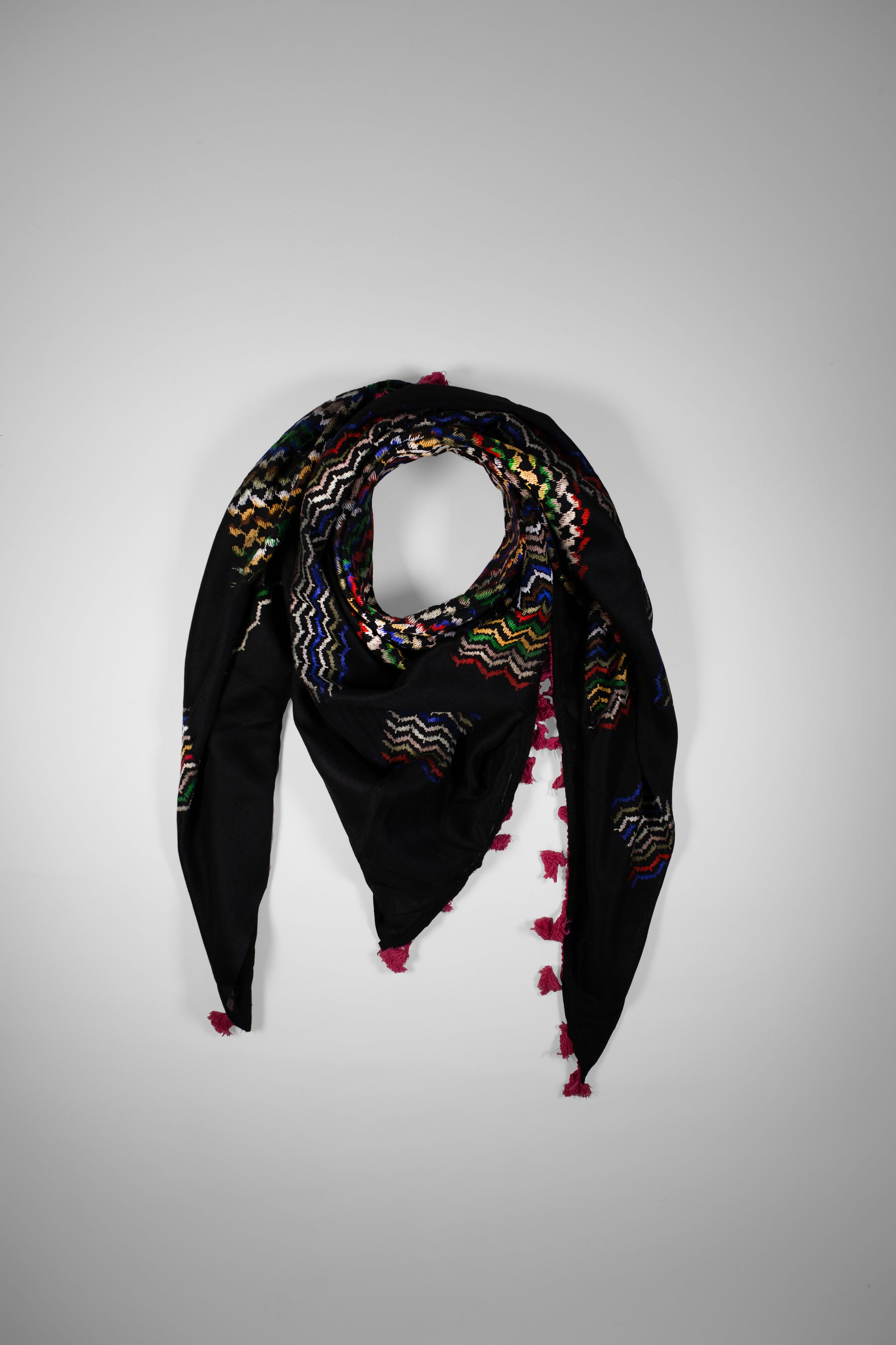 Palestinian kufiya, Hirbawi kufiya ,Keffiyeh Germany, Buy kufiya online ,Palestinian scarf, Buy authentic Hirbawi kufiya online Germany