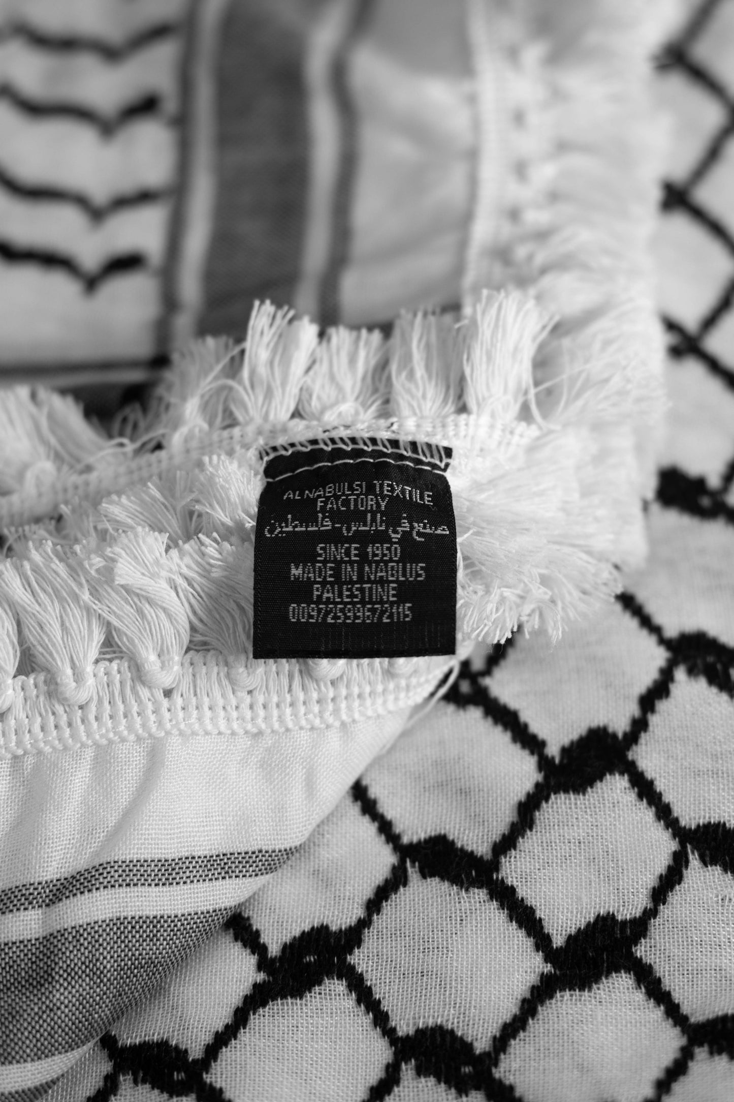 Palestinian kufiya, Nablus kufiya ,Keffiyeh Germany, Buy kufiya online ,Palestinian scarf, Buy authentic Hirbawi kufiya online Germany