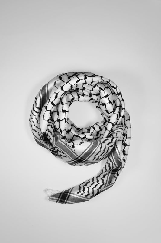 Classic Palestine Kufiya
Palestinian kufiya, Nablus kufiya ,Keffiyeh Germany, Buy kufiya online ,Palestinian scarf, Buy authentic Hirbawi kufiya online Germany