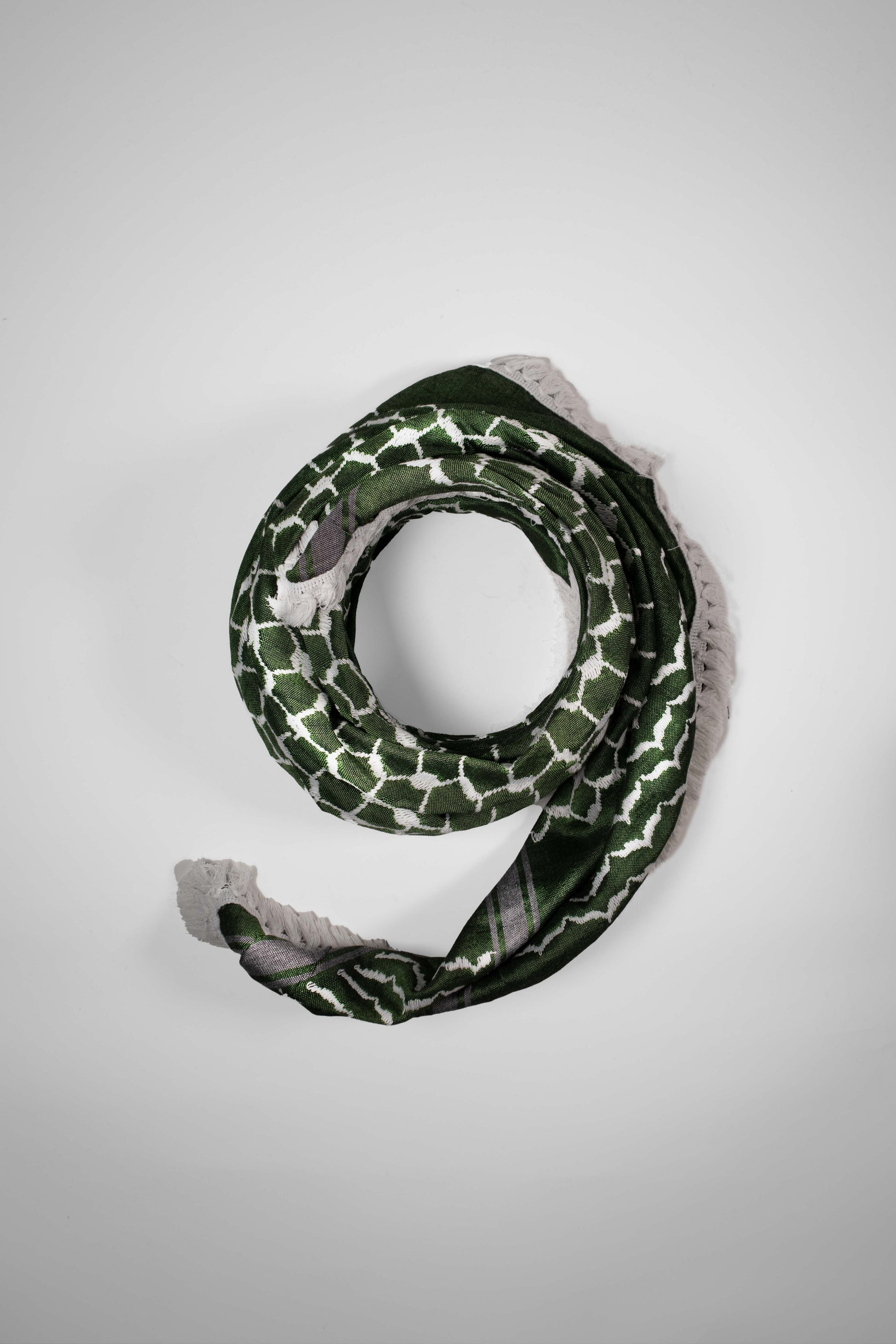 كوفية, كوفية فلسطينية, keffiyeh
كوفية فلسطينية
	•	كوفية الحرباوي
	•	Palestinian keffiyeh