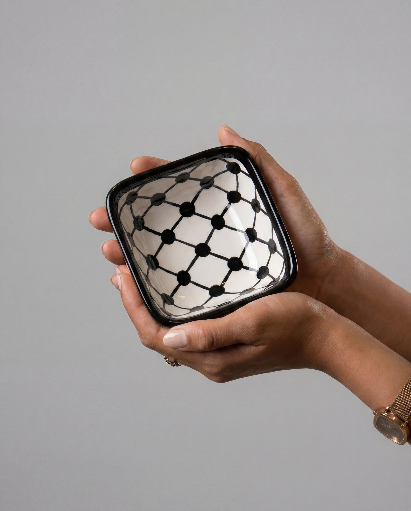 KUFIYA SQUARE DEEP PLATE