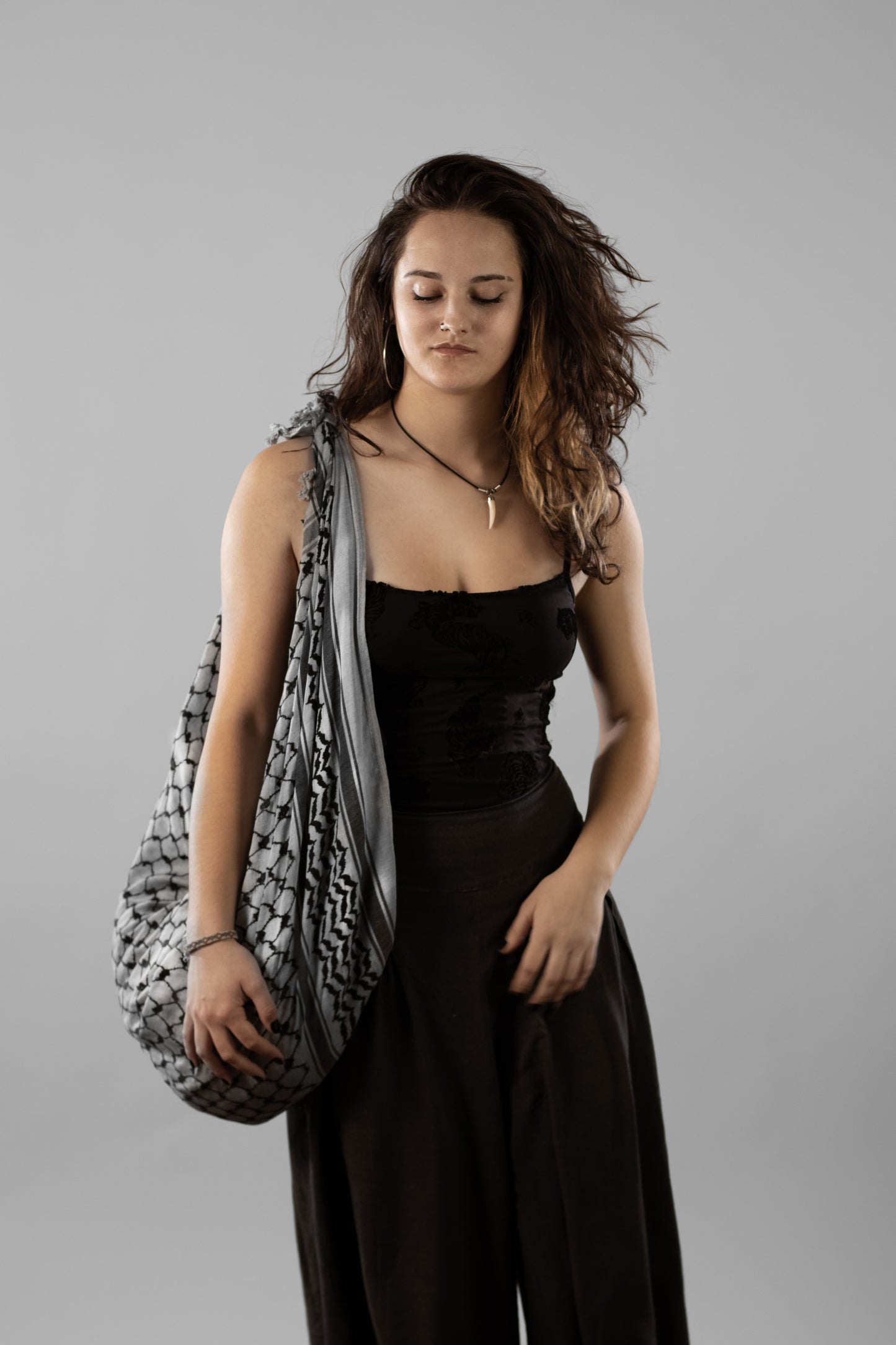 TRADITIONAL GRAY KUFIYA