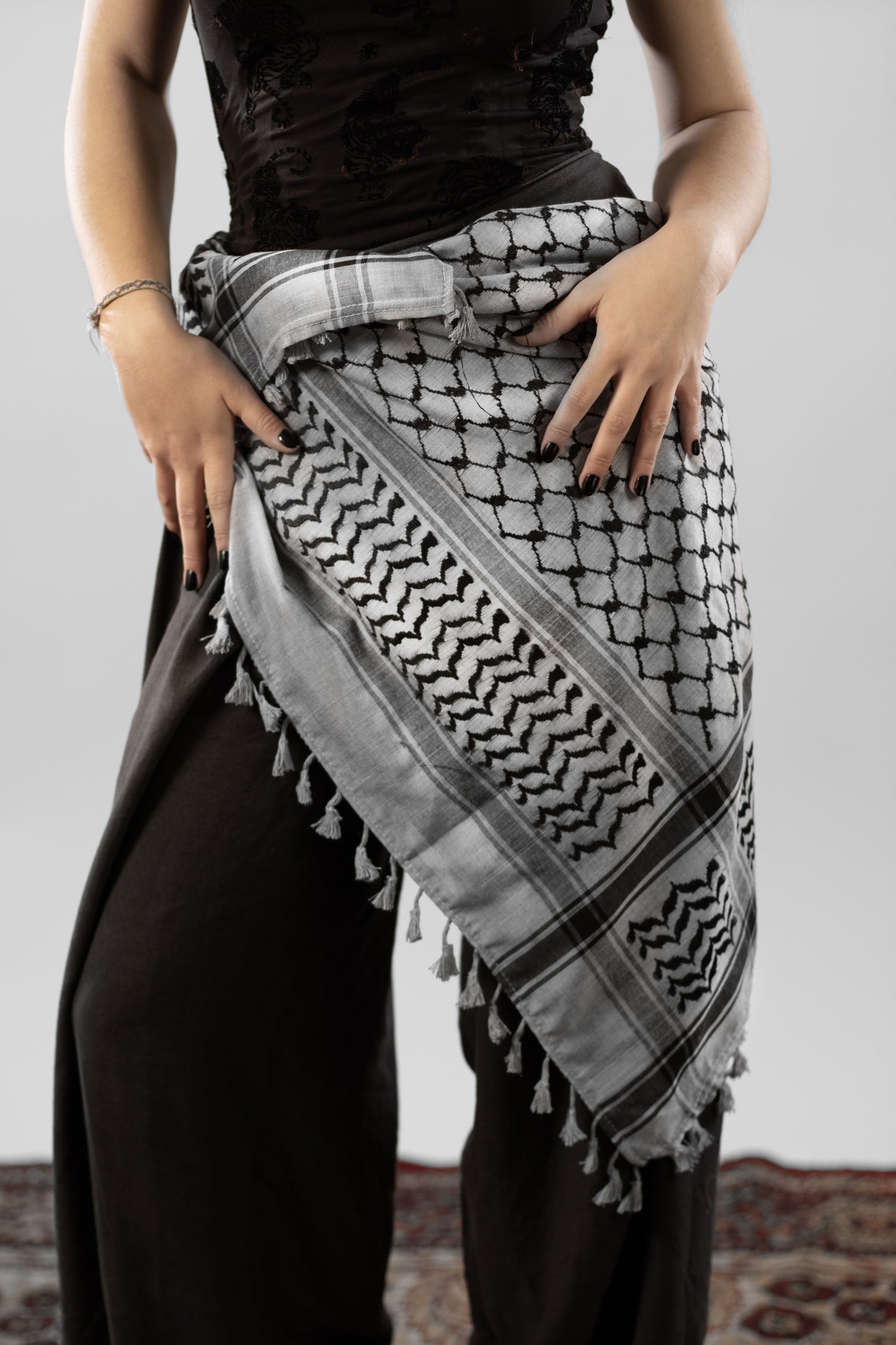 TRADITIONAL GRAY KUFIYA