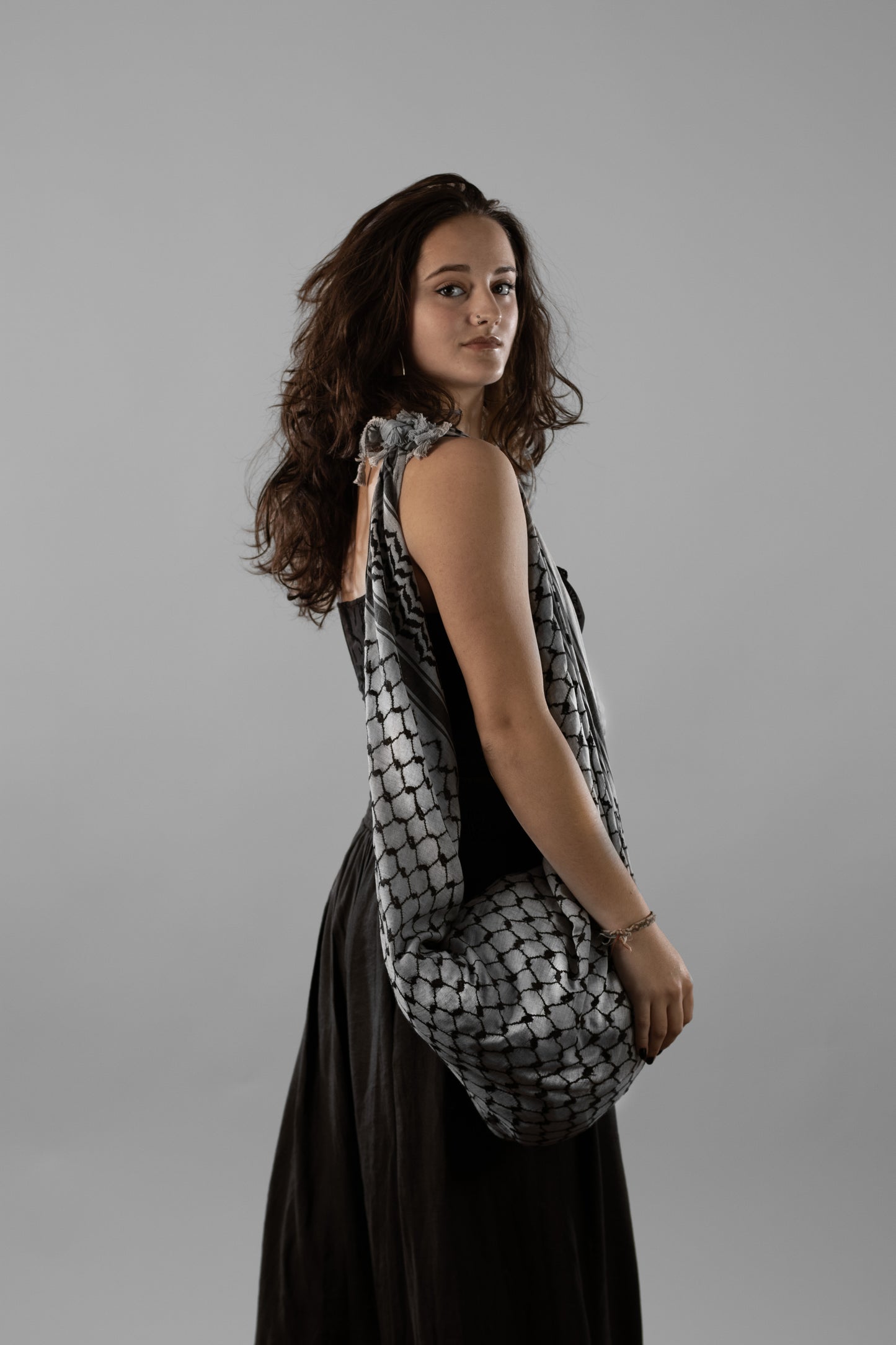 TRADITIONAL GRAY KUFIYA