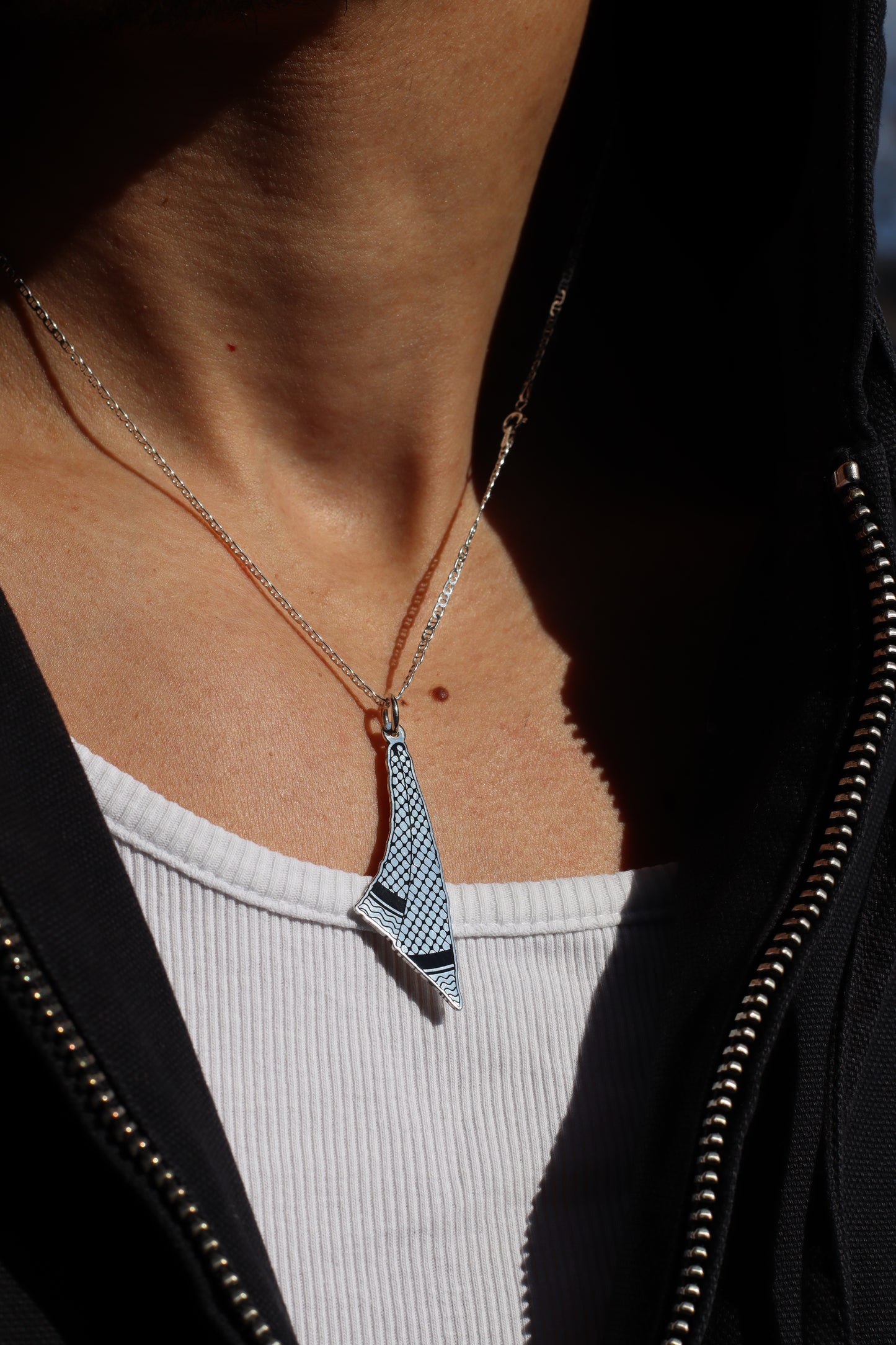 KUFIYA MAP NECKLACE