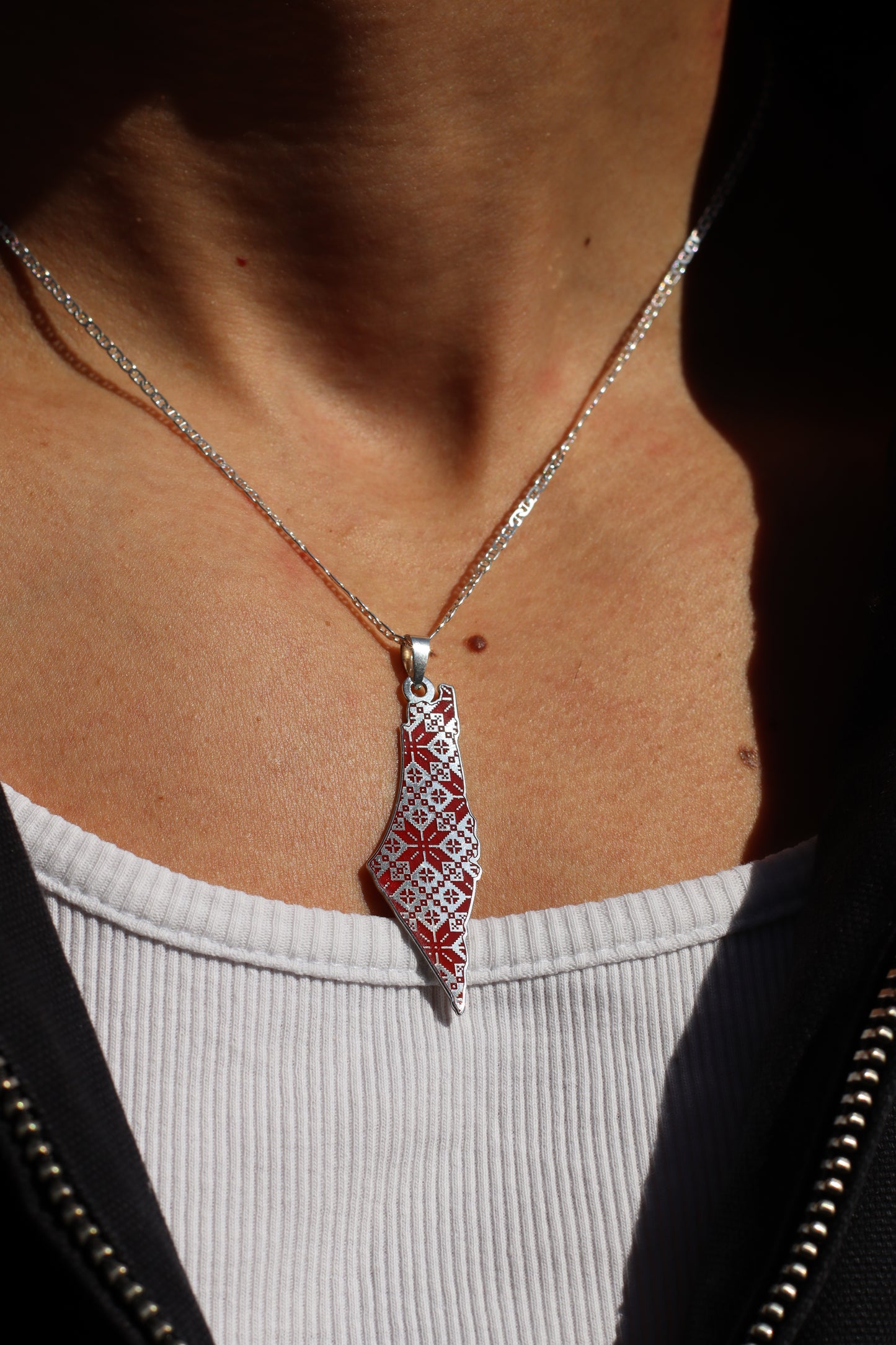 DARZA NECKLACE