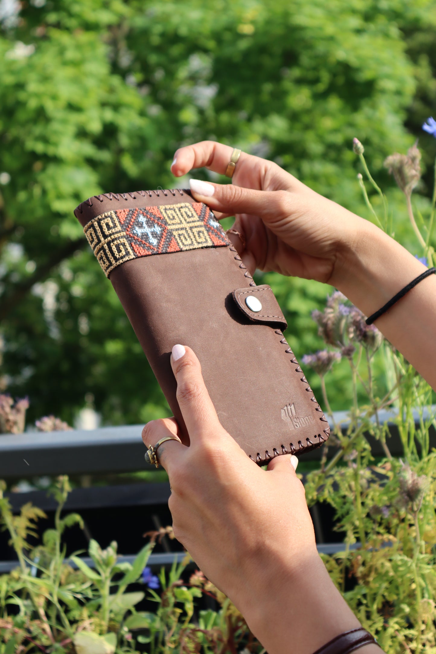 LONG CLUTCH BI-FOLD WALLET