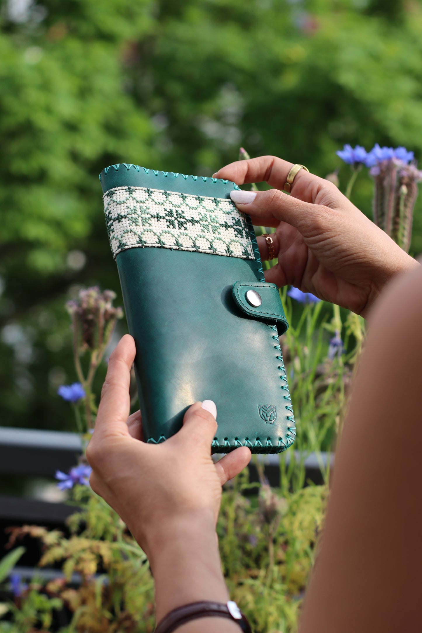 LONG CLUTCH BI-FOLD WALLET