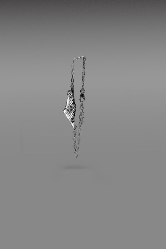 •	silver 925 Palestine map bracelet with traditional embroidery design
	•	Palestinian heritage silver bracelet Darza pattern map detail
	•	unisex silver bracelet Palestine map with intricate embroidery
	•	handmade silver 925 bracelet Darza style with Palestine map charm
	•	unique silver bracelet representing Palestine map and traditional motif
