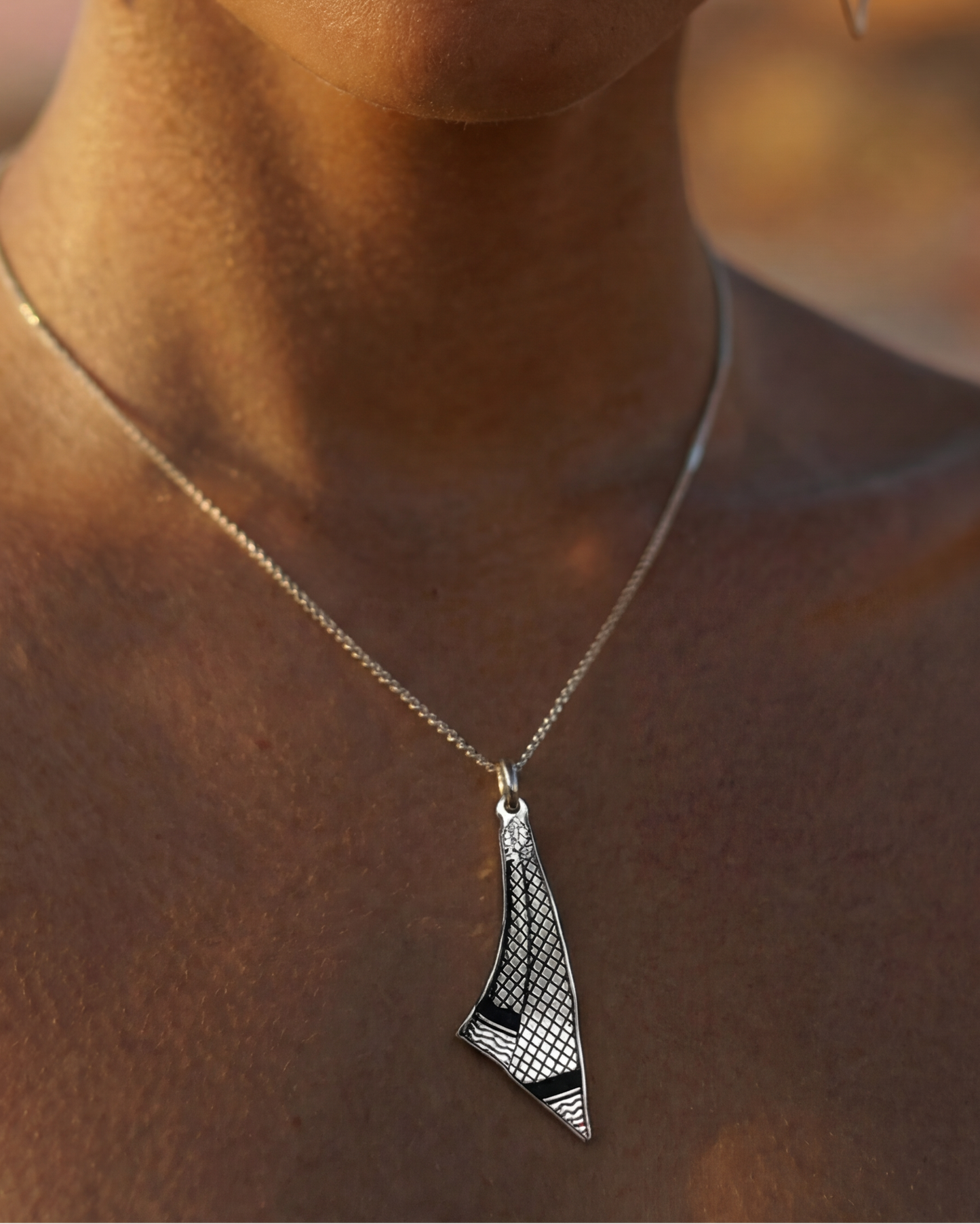 KUFIYA MAP NECKLACE