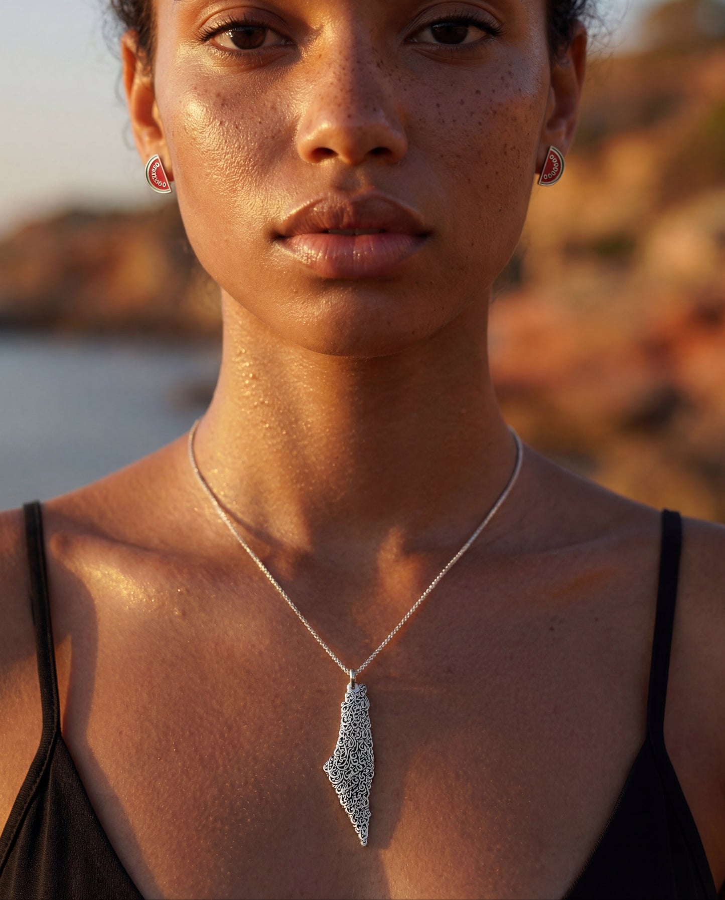 WORTHY EARTH NECKLACE
