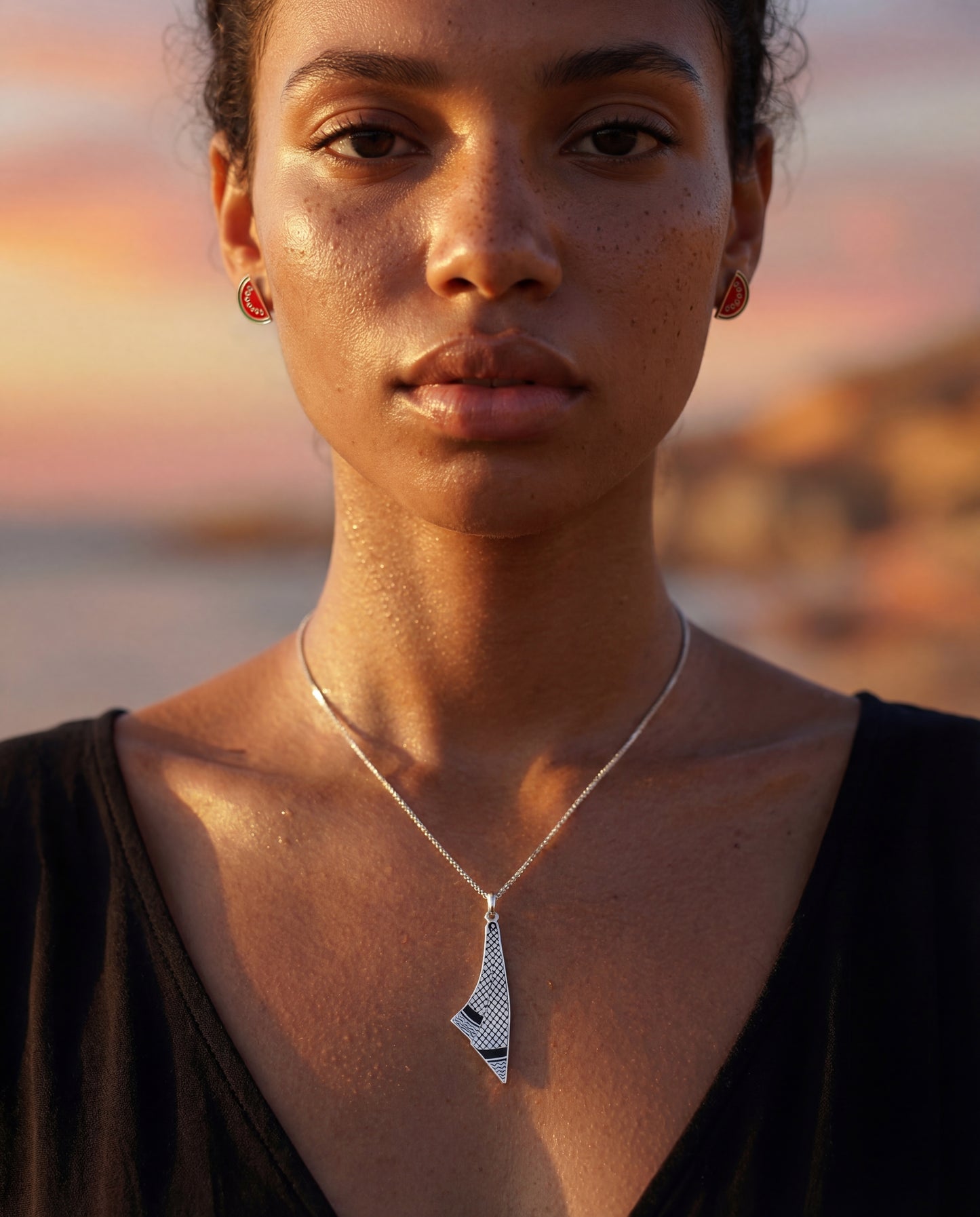 KUFIYA MAP NECKLACE