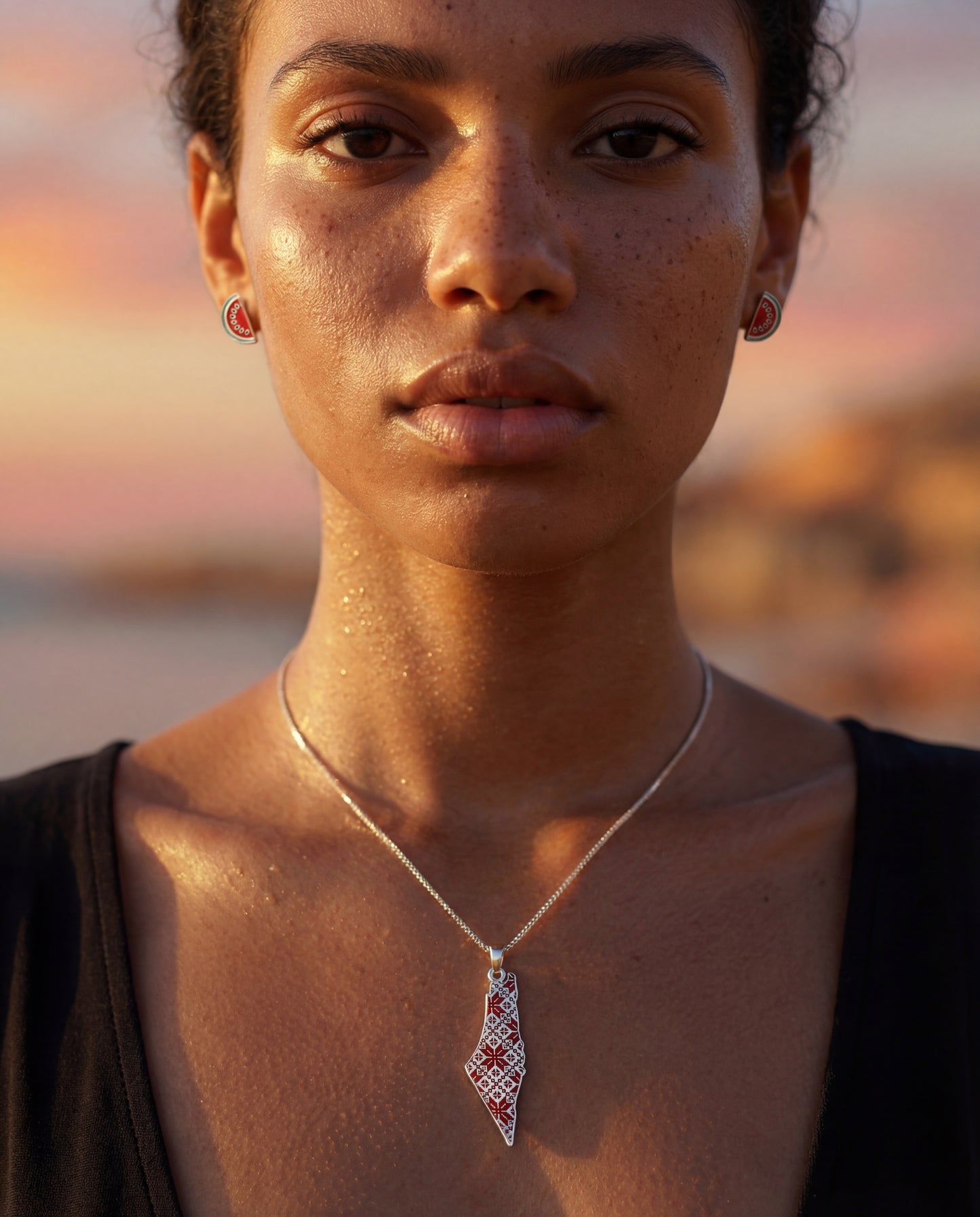 DARZA NECKLACE