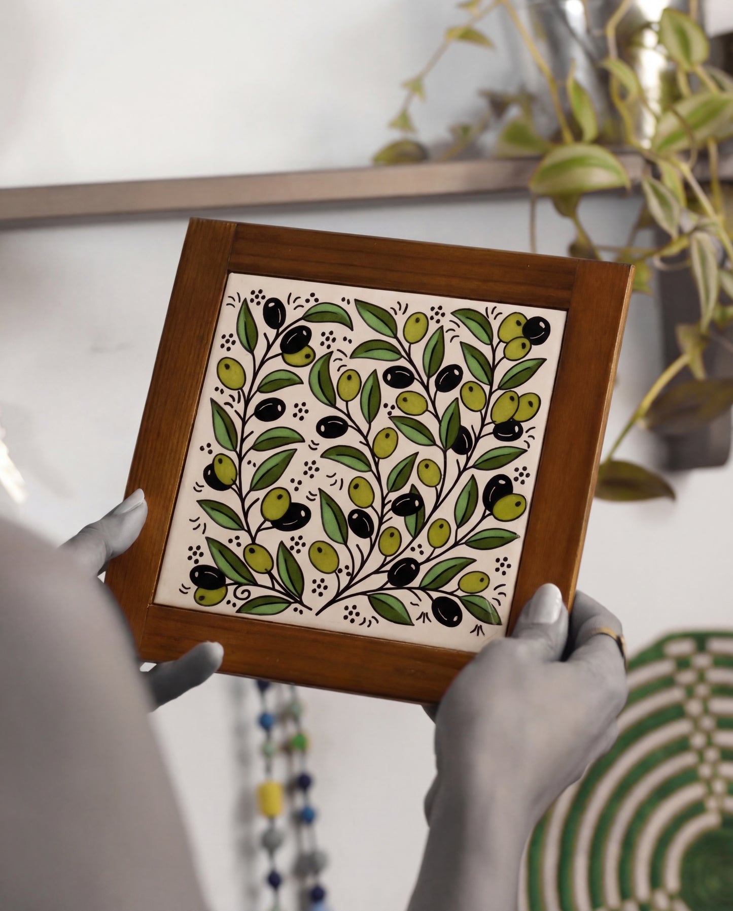 OLIVE FRAME
