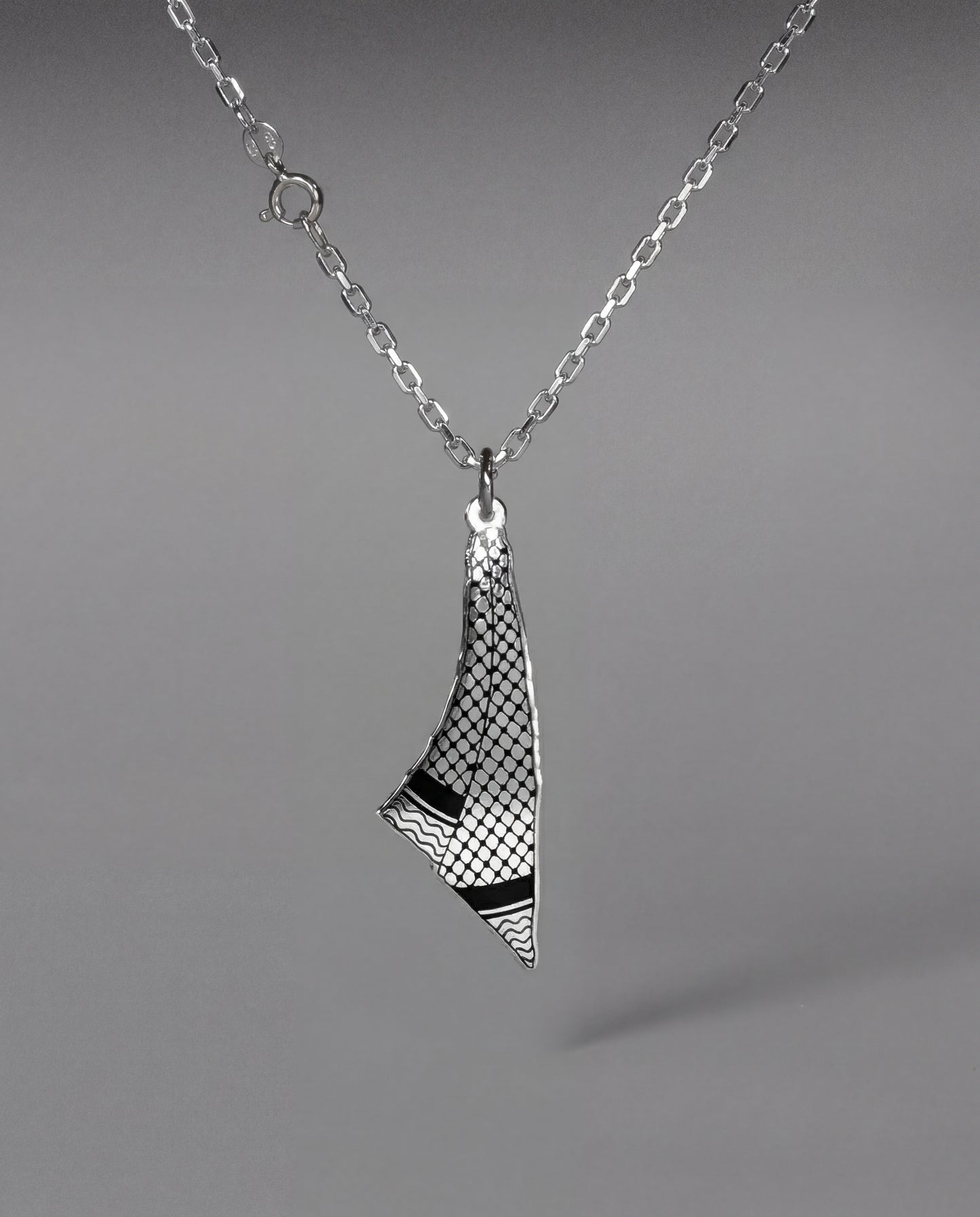 KUFIYA MAP NECKLACE