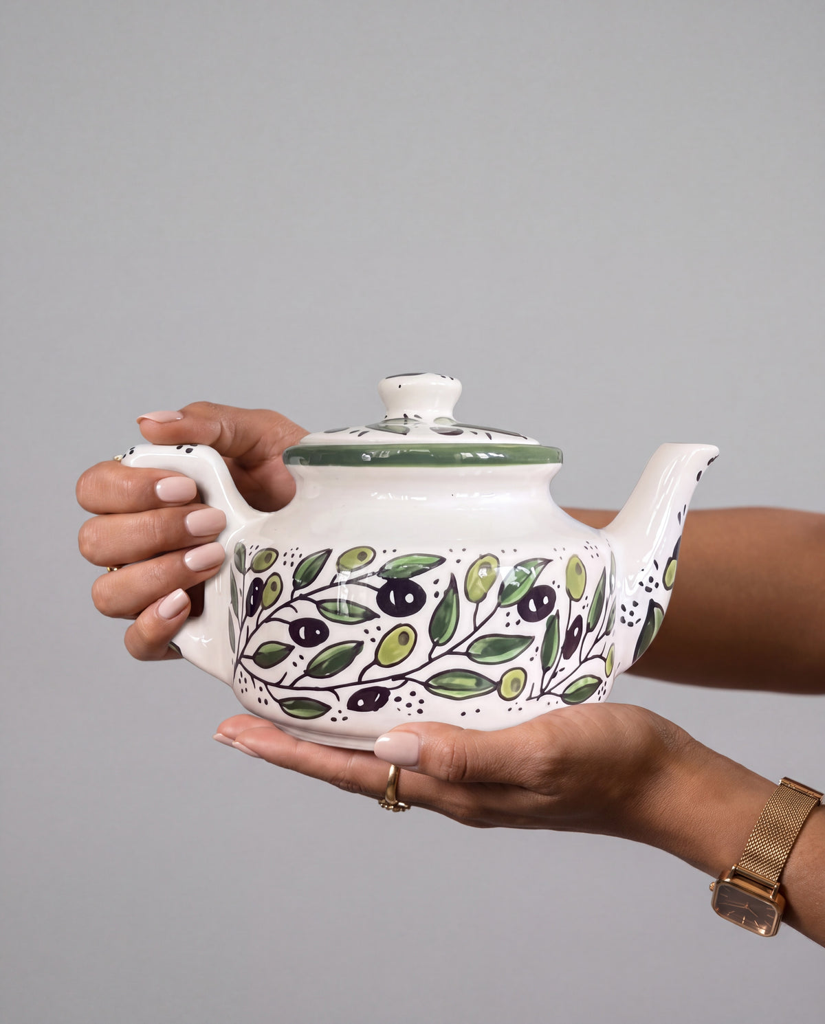 OLIVES TEA POT